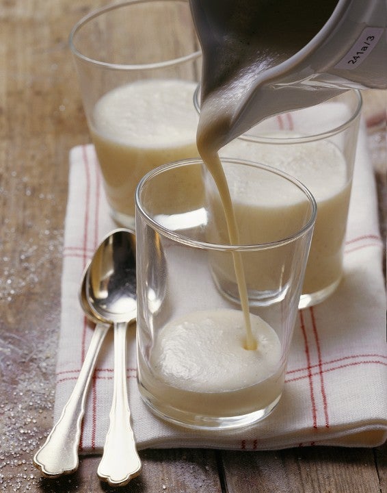 Leche entera o desnatada para adelgazar